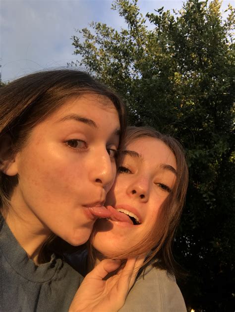 lesbians kissing with tongue